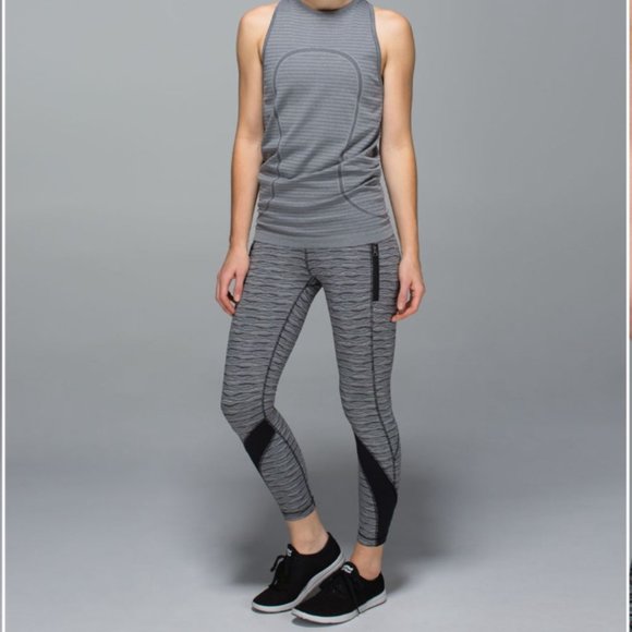 Lululemon Inspire Tight II Textured Wave Black Silver Spoon/Black 6 - Picture 3 of 16